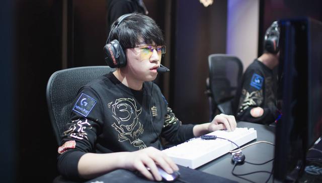 参赛选手与 参赛选手与