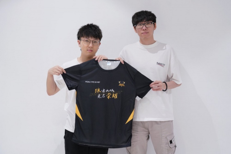 许多球员以 许多球员以