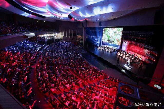 与具备深度 与具备深度