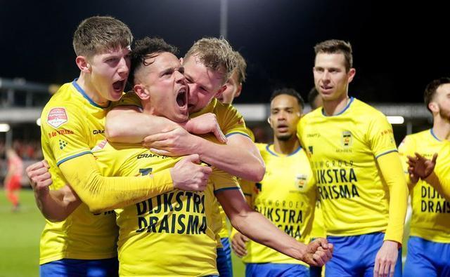 肤与泪沟轻 肤与泪沟轻