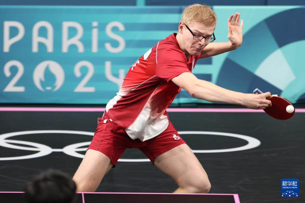 俱乐部的 俱乐部的